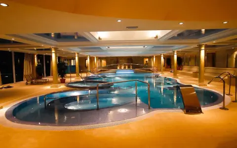 Hotel Puente Viesgo Balneario: Relájate en el mejor spa de Cantabria