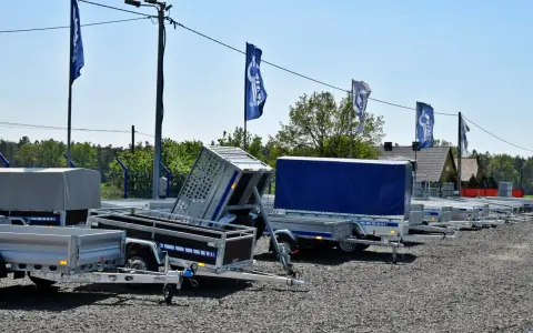 Blyss: Producent przyczep czy marka Castoramy? Rozwiej wątpliwości!