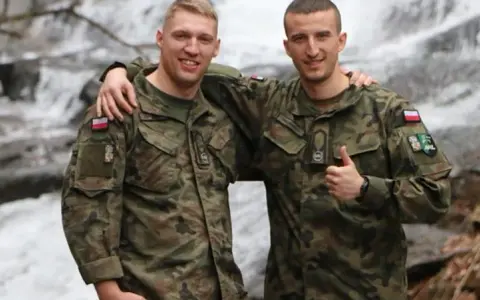 Jak zostać oficerem wojska po studiach cywilnych - krok po kroku