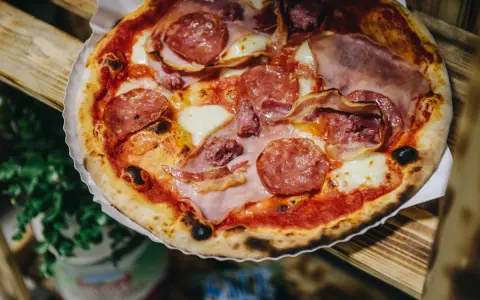 Jakie drożdże do pizzy wybrać, by osiągnąć idealne ciasto?