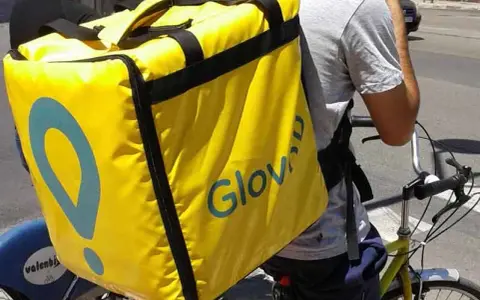 Ile zarabia kierowca Glovo? Fakty, które zaskoczą każdego