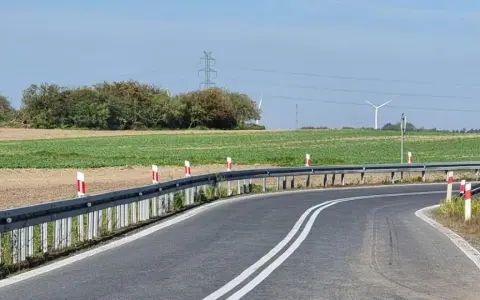 Co ile są słupki na autostradzie? Odkryj ważne szczegóły i odstępy