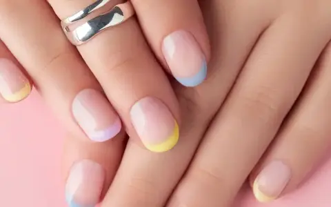 Micro French & Co.: Natürliche French Nägel perfekt stylen