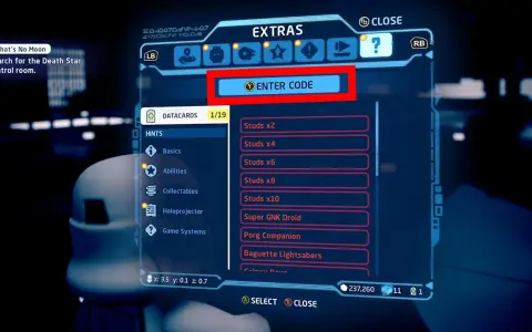 Pantalla de extras en LEGO Star Wars: The Skywalker Saga. Se muestra la opción "ENTER CODE" para introducir códigos.