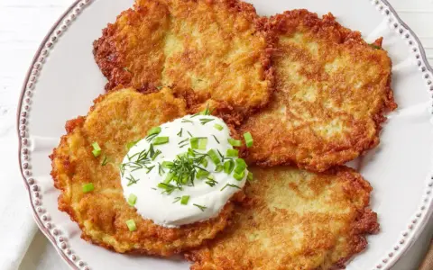 Jaka mąka do placków ziemniaczanych? Chrupkość i bez rozpadania!