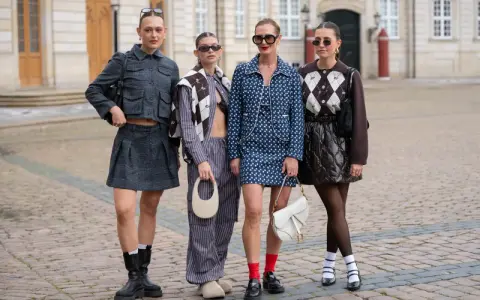 Jak wybrać kolor skarpetek do spodni czy butów, by wyglądać stylowo?
