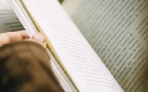 Czy cierpienie ma sens? Odkryj jego głębokie znaczenie w życiu