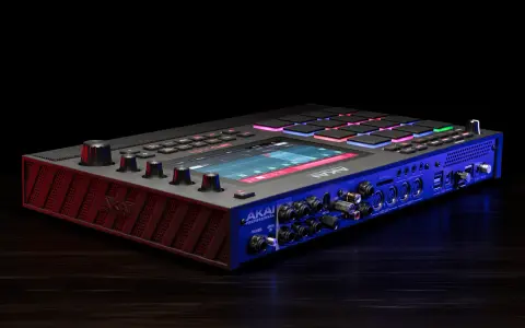 Akai MPX8, sampler z podświetlanymi padami i ekranem, gotowy do tworzenia muzyki.