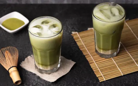 Matcha: Fenomen zielonej herbaty. Poznaj jej sekrety!