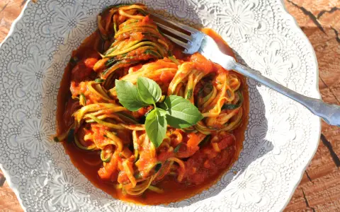 Dietetyczne spaghetti z cukinii: przepis i triki na idealne