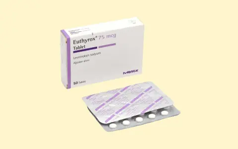 Opakowanie i blister tabletek Euthyrox 75 mcg, stosowanych w leczeniu niedoczynności tarczycy.