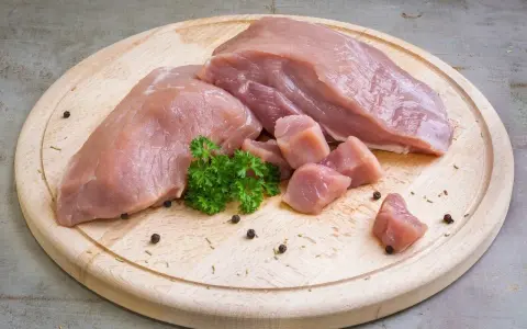 Jak odświeżyć mięso wieprzowe i pozbyć się nieprzyjemnego zapachu