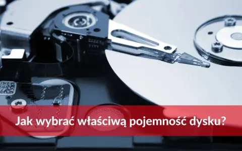 Wnętrze dysku twardego, z widocznymi talerzami i głowicami. Tekst: "Jak wybrać właściwą pojemność dysku?".
