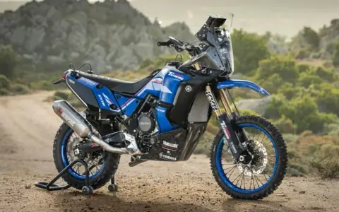 Yamaha Ténéré 700, pronta per l'avventura. La sua velocità massima è pensata per ogni terreno.