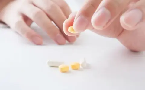 Peligros de la automedicación: ¿Son seguros tus fármacos sin receta?