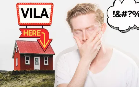 En man med ögonen stängda och handen för munnen, bredvid ett rött hus med en skylt som säger "VILA HERE". Kanske kan man bli yr av stress.