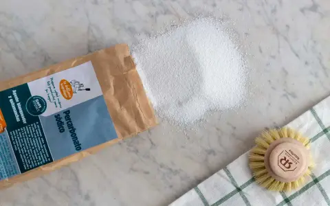 Percarbonato sódico, ideal para ropa de color, blanquea y quita manchas. Un aliado ecológico para tu colada.