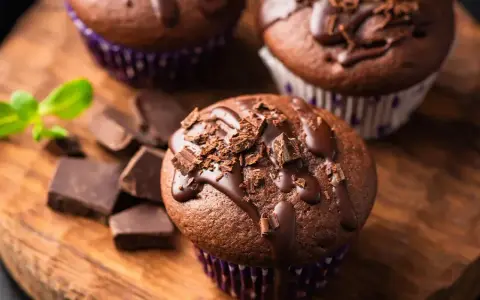 Jak udekorować muffinki czekoladowe - kreatywne pomysły na dekoracje