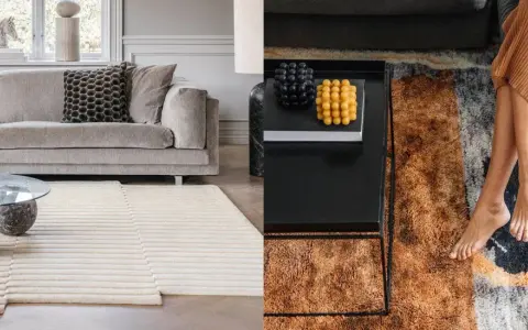 Quel tapis avec canapé gris, un salon moderne avec un tapis texturé et un tapis abstrait aux couleurs chaudes.