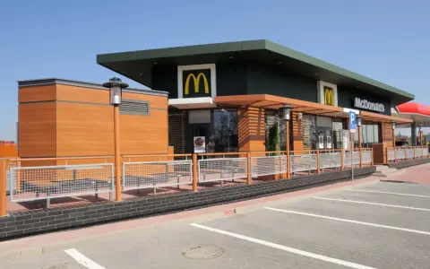Ile kosztuje budowa McDonald's? Poznaj ukryte wydatki i inwestycje