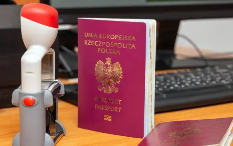 Ile kosztuje zgoda na paszport u notariusza? Sprawdź ukryte opłaty