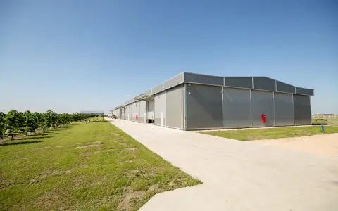 Budowa budynku gospodarczego 300m2 na zgłoszenie – nowe przepisy i wymagania