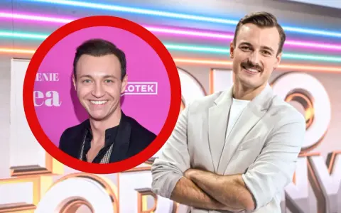 Uśmiechnięty mężczyzna z wąsikiem, jakby czekał na obrót koła fortuny, gdzie casting do programu.