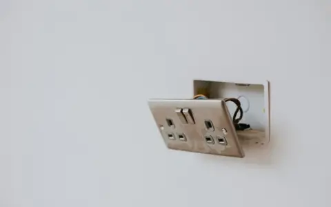 Kontrola instalacji elektrycznej w bloku - co musisz wiedzieć, aby uniknąć problemów