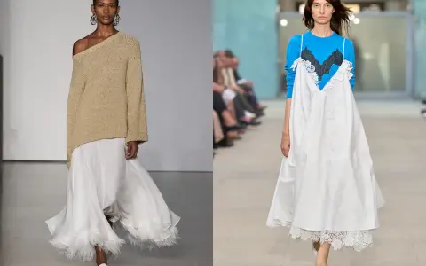 Outfit con abito sottoveste: un maglione beige oversize su un abito bianco con piume, e un abito bianco su maglia blu con pizzo.