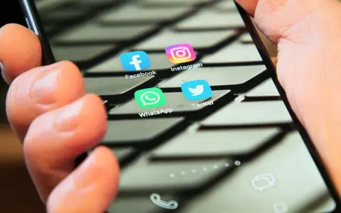 Jak usunąć witrynę z przeglądarki na telefonie? Pełny poradnik
