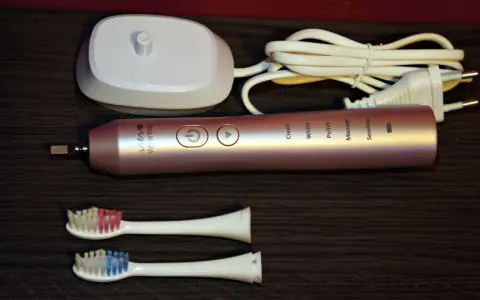 Szczoteczka soniczna: Hit czy kit? Ekspert rozwiewa wątpliwości przed zakupem