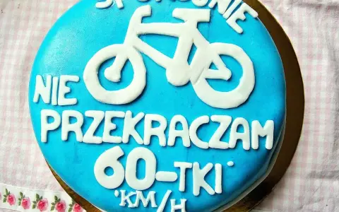 Napis na tort na 60. urodziny: 100+ pomysłów. Wybierz idealny!