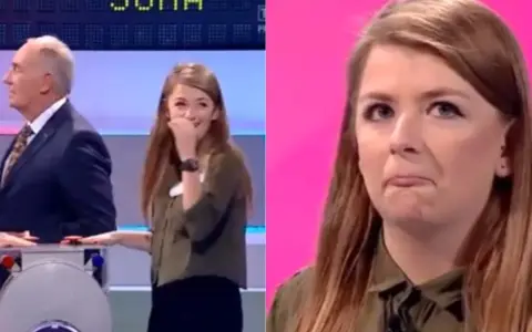Uczestniczka Familiady śmieje się, gdy prowadzący ogłasza "Suma". Zastanawia się, co zmieniamy podczas jazdy samochodem.