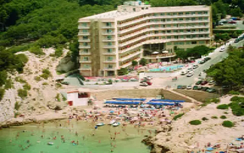 Hotel Cala Font: ¿Es tu hotel ideal en Cap Salou? Guía experta