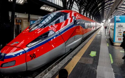 Spedire bagagli con Trenitalia? Le alternative per viaggiare leggero.