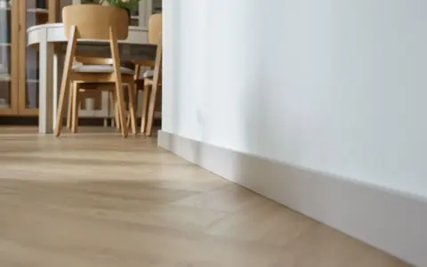 Jak zamontować listwy przypodłogowe MDF bez błędów - krok po kroku