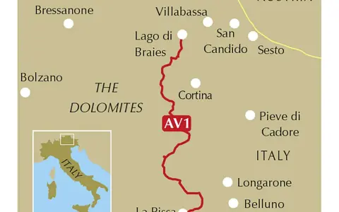 Mappa dell'Alta Via 1 Dolomiti, con il percorso rosso che attraversa laghi e città come Braies, Cortina e Belluno.