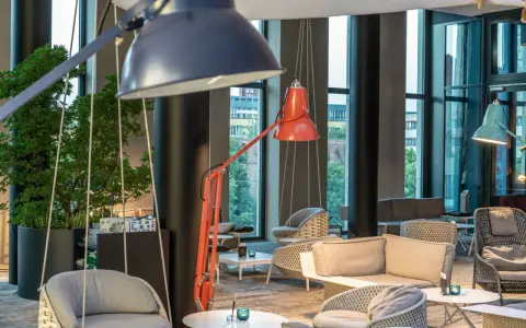 Motel One Alexanderplatz Berlin: Design, Aussicht & Top-Lage