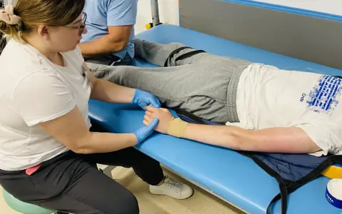 Gdzie odbyć praktyki z masażu? Sprawdź najlepsze miejsca i wymagania