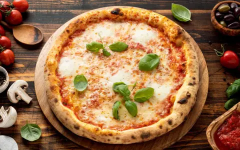 Co na pizzę wegetariańską? Odkryj niebanalne składniki i pomysły