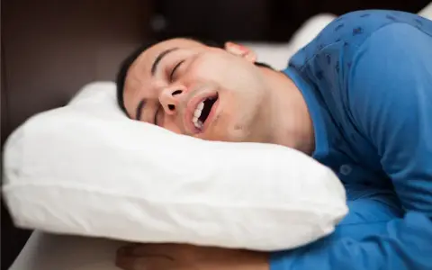 Suchość w jamie ustnej w nocy objawy i przyczyny, które musisz znać