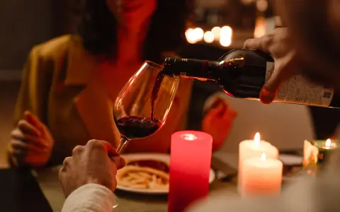 Romantyczna kolacja w domu: Przepisy i wskazówki na magiczny wieczór