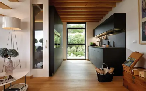 Cocinas rústicas modernas con encanto, combinando madera y diseño minimalista.