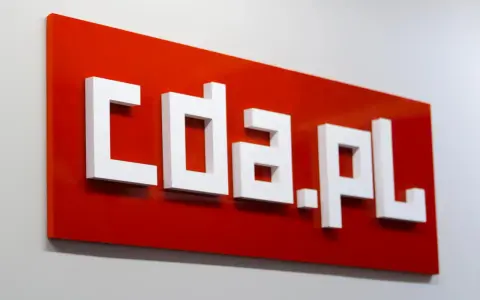 CDA czy Netflix: która platforma lepsza? Porównanie ofert, cen i opinii