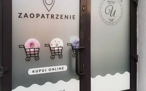 Folia ósemka w druku: Kiedy to najlepszy wybór dla Twojej reklamy?