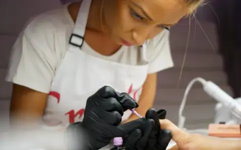 Jak otworzyć salon manicure i uniknąć najczęstszych błędów