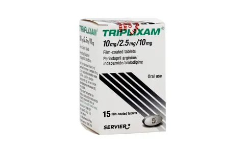 Opakowanie leku Triplixam 10 mg/2,5 mg/10 mg z tabletkami powlekanymi.