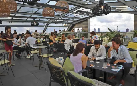 83.3 terrace bar hotel royal passeig de gràcia: vistas impresionantes y ambiente único
