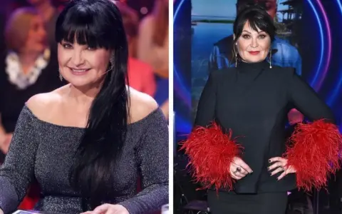 Iwona Szymańska-Pavlović w błyszczącej sukni i czarnej kreacji z piórami.