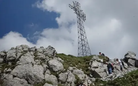 Co oznacza krzyż na Giewoncie? Historia, symbolika i kontrowersje